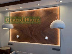 Декоративная стеновая панель в спальне КП Лужки-2